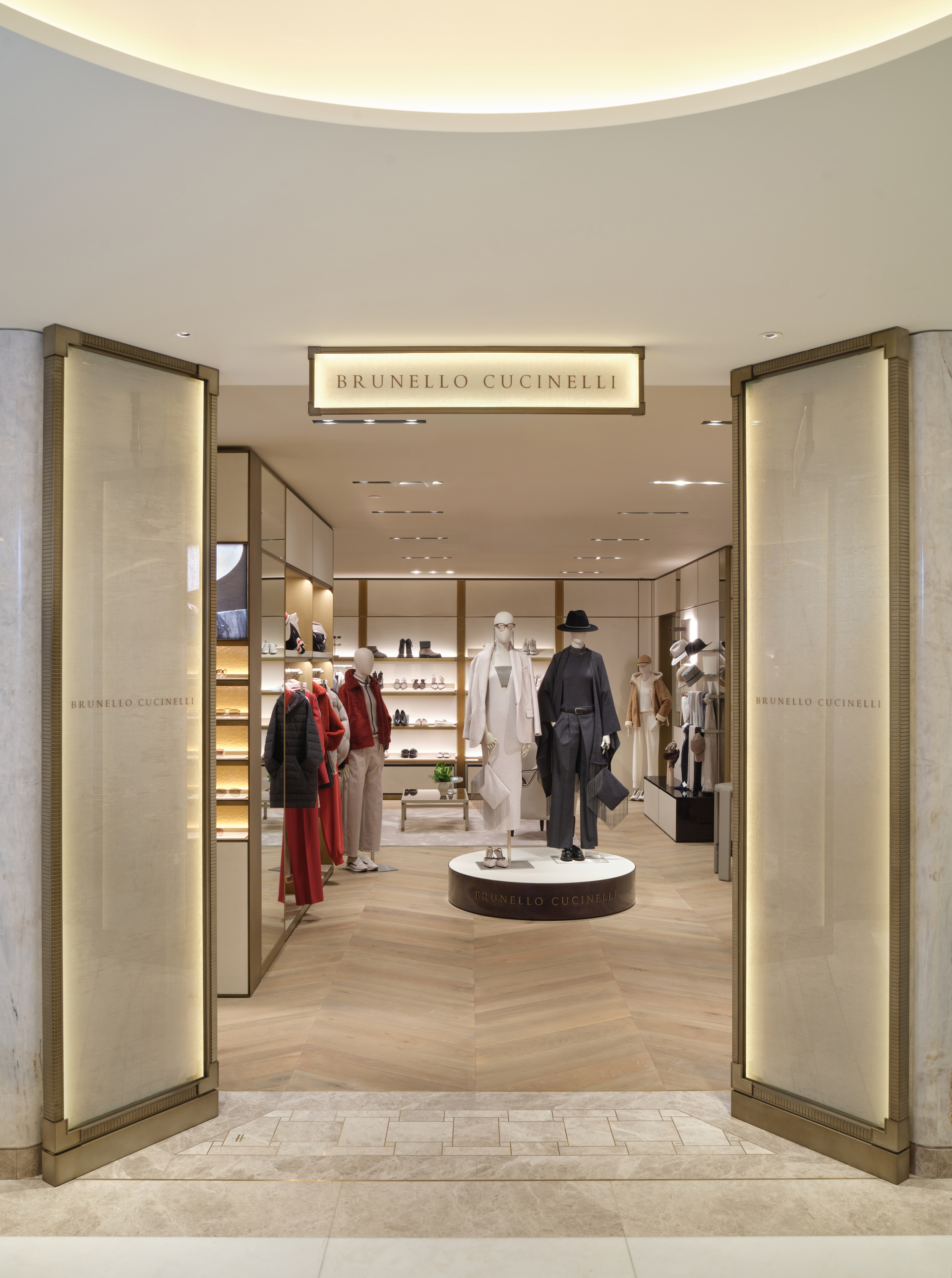 Womens Designer Collection Department in Harrods umdasch 2024 11 14 Harrods Designer Collections Room 29785
