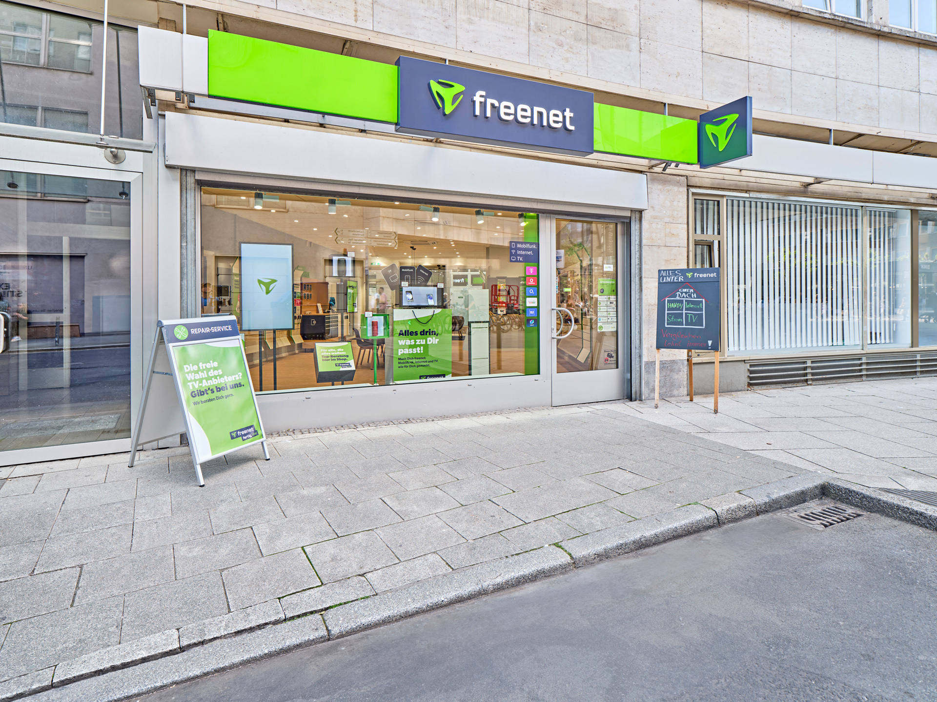 Umdasch The Store Makers freenet 1