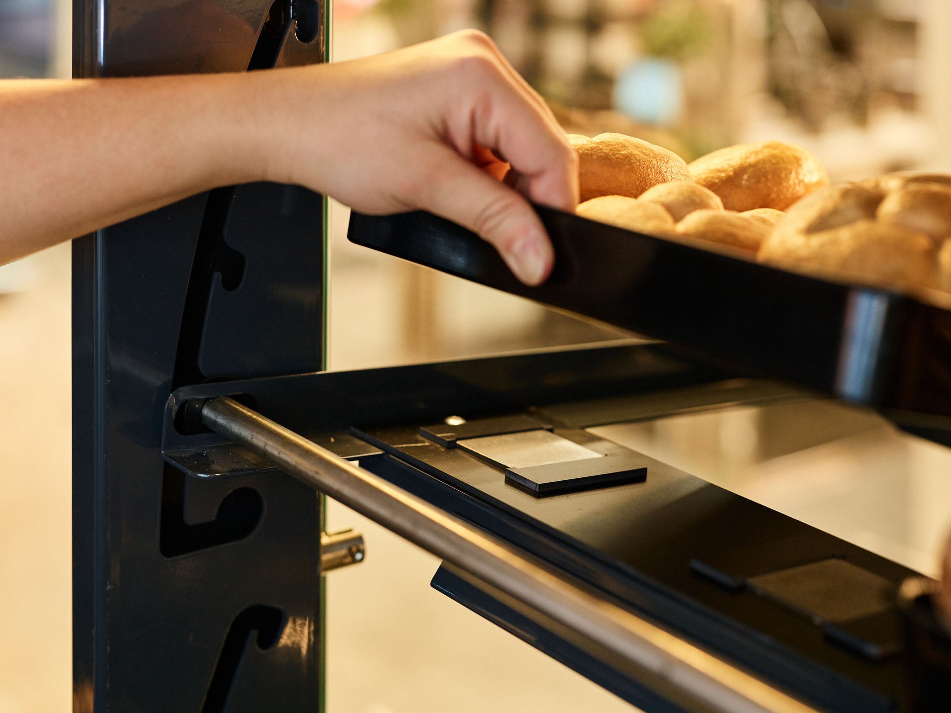 Backmöbel mit Hot Tray Funktion