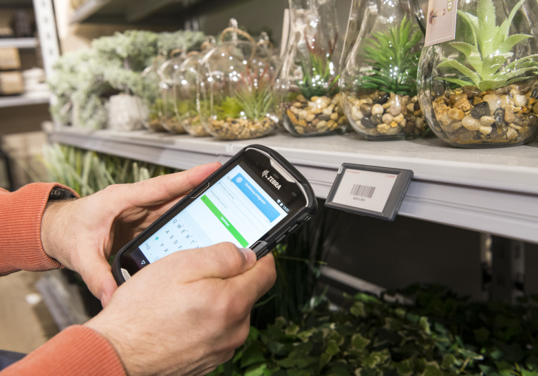 umdasch eXperience Platform (uXP) umdasch eXperience Platform (uXP) zur einfachen Steuerung unterschiedlicher Digital Retail Systeme