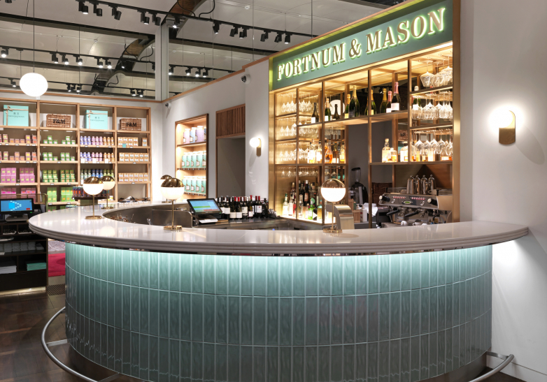 Design Engineering Fortnum & Mason by umdasch Design Engineering Fortnum & Mason by umdasch