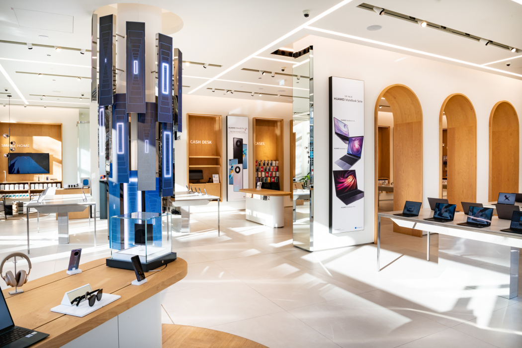 Huawei Experience Store Berlin by umdasch Store Makers