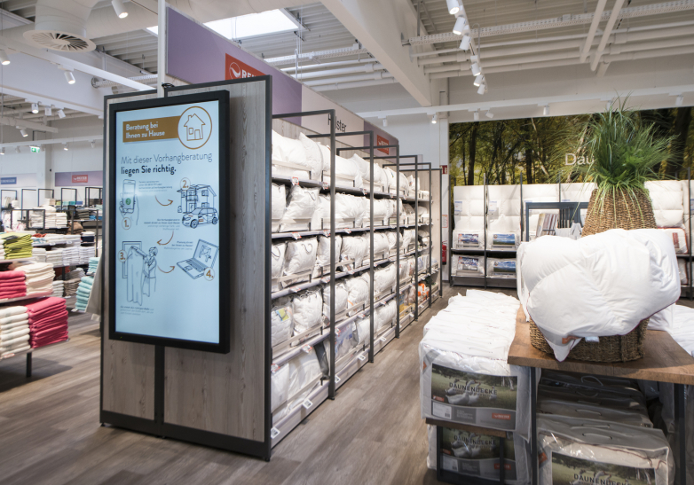 Indoor- und Outdoor-Stele umdasch The Store Makers Indoor- und Outdoor-Stelen von umdasch für Ihre individuelle Kommunikation mit dem Kunden – und zwar 24/7
