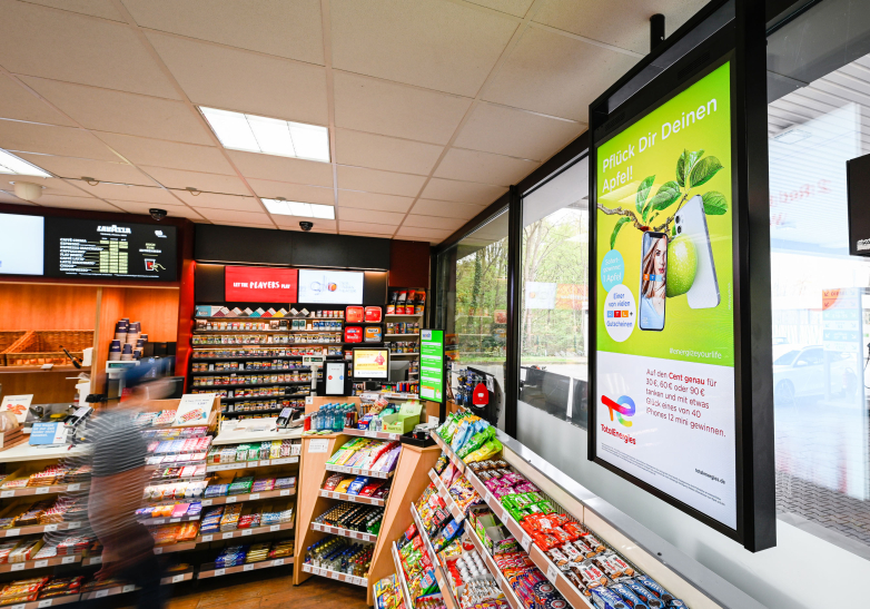 Digital Signage and tobacco shelf