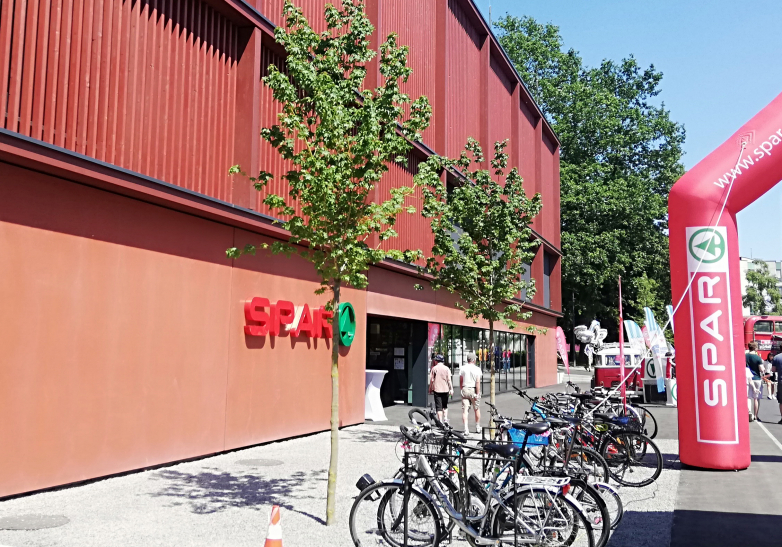 Außenfassade des neuen SPAR an der JKU 